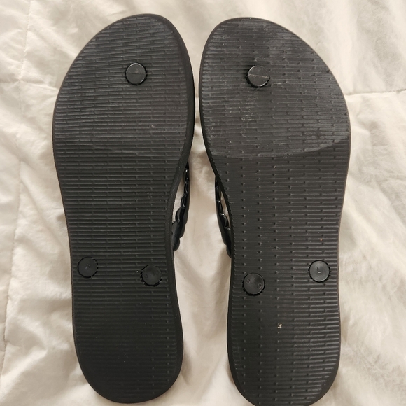 Kate Spade Denise Flip Flops Women's US 9-10 Gold Charm Bow Shoes Black - Picture 6 of 8